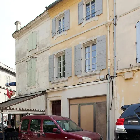 L'armande Arles